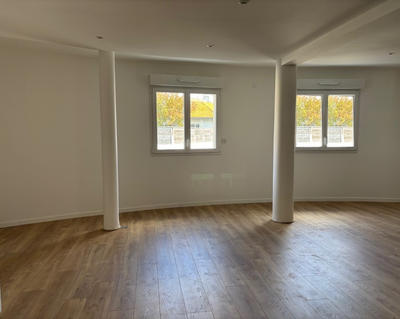 Appartement - 90 m² - 3 pièces