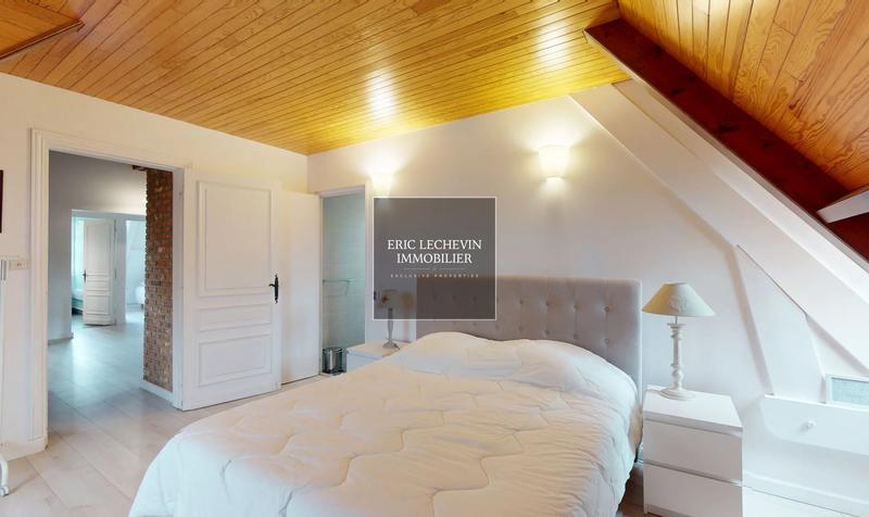 Villa - 200 m² - 10 pièces