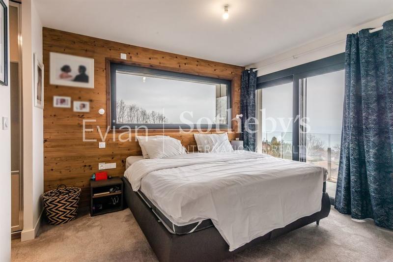 Maison - 230 m² - 6 pièces