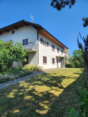 Maison - 261 m² - 11 pièces