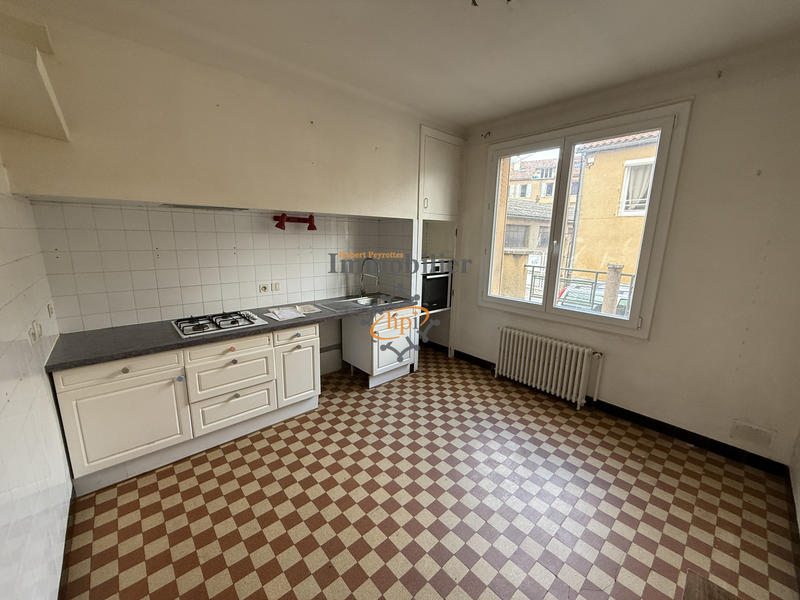 Maison - 230 m² - 8 pièces