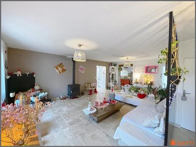 Maison - 159 m² - 9 pièces