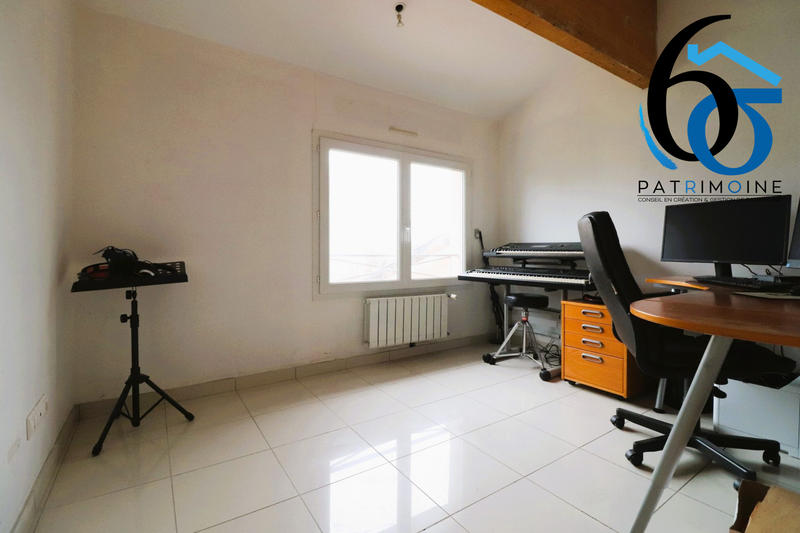 Maison - 216 m² - 8 pièces