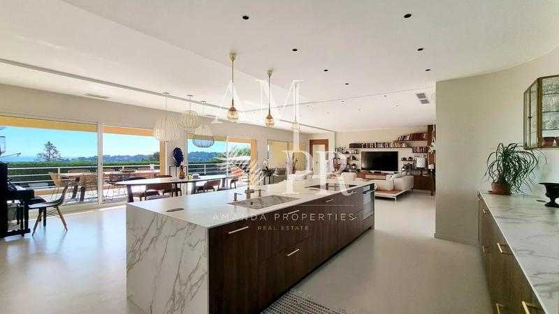 Villa - 233 m² - 5 pièces