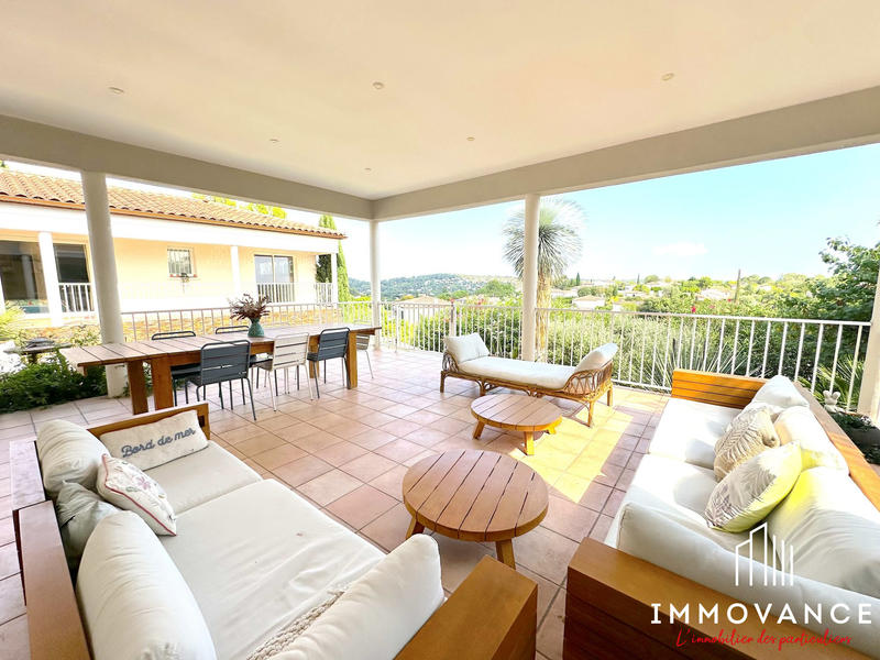 Villa - 180 m² - 6 pièces