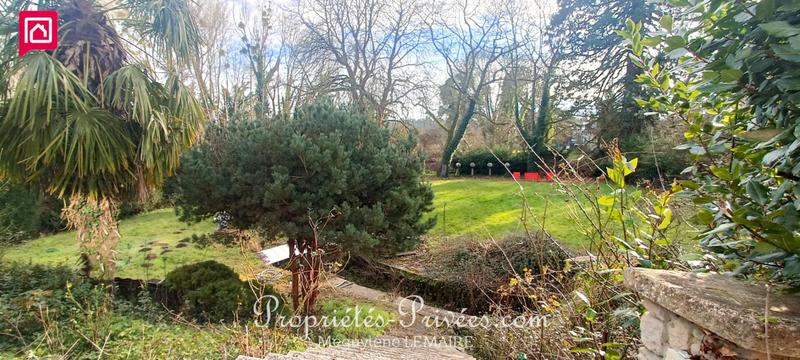 Maison - 416 m² - 10 pièces