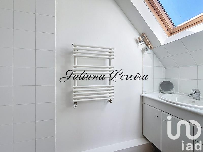 Maison - 205 m² - 9 pièces