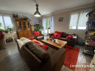 Maison - 230 m² - 7 pièces