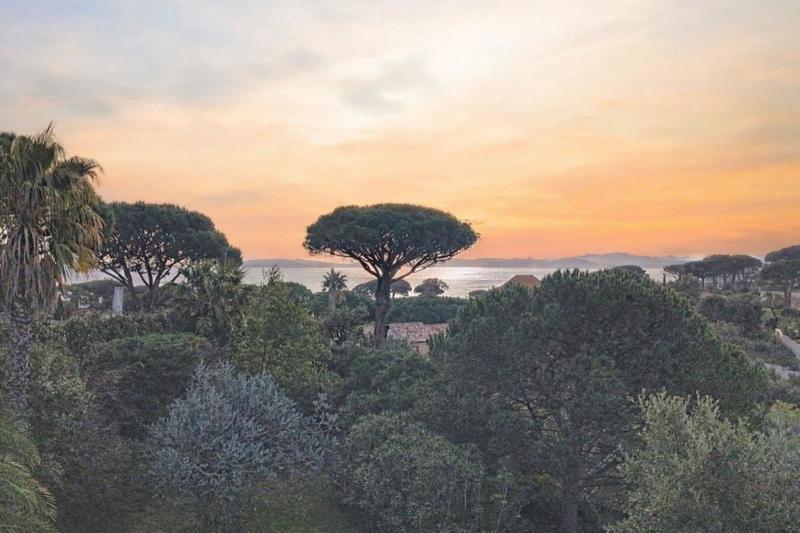 Maison - 305 m² - 5 pièces