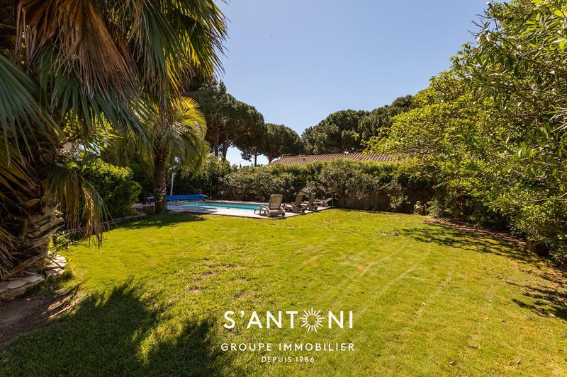 Maison - 202 m² - 8 pièces