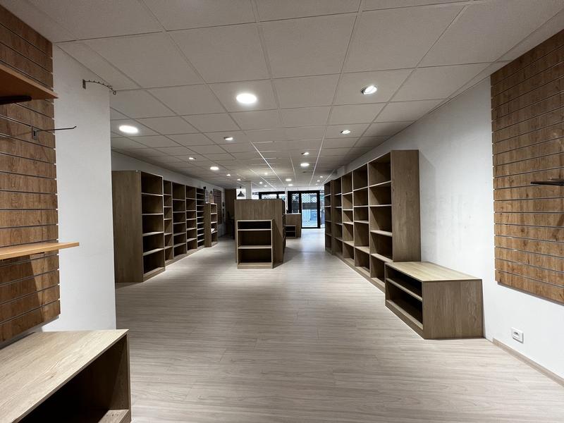 Local d'activités - 167 m² - 4 pièces