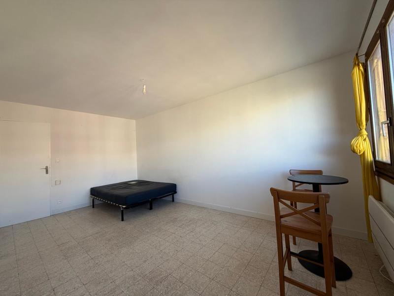 Studio - 30 m² - 1 pièce