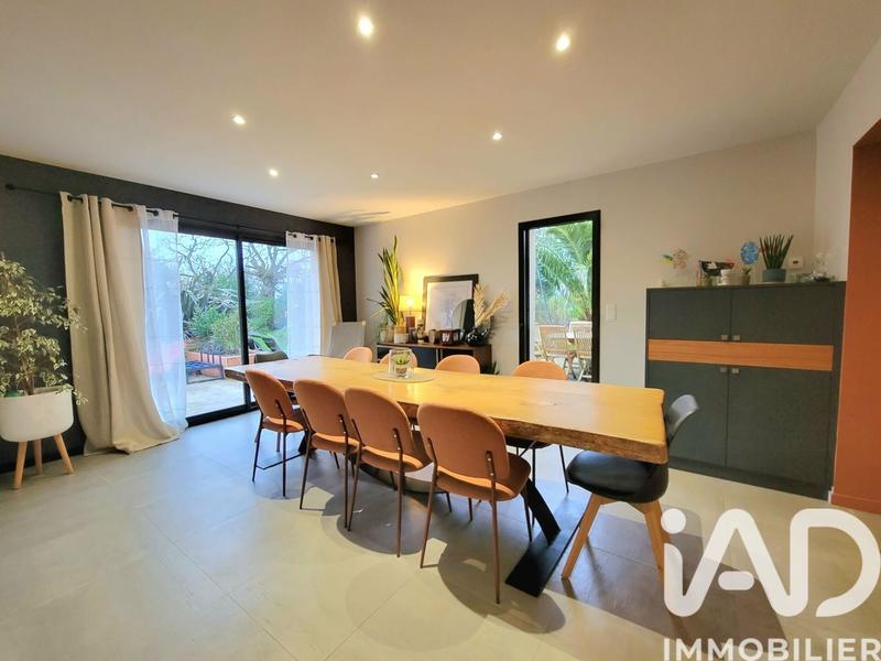 Maison - 200 m² - 5 pièces