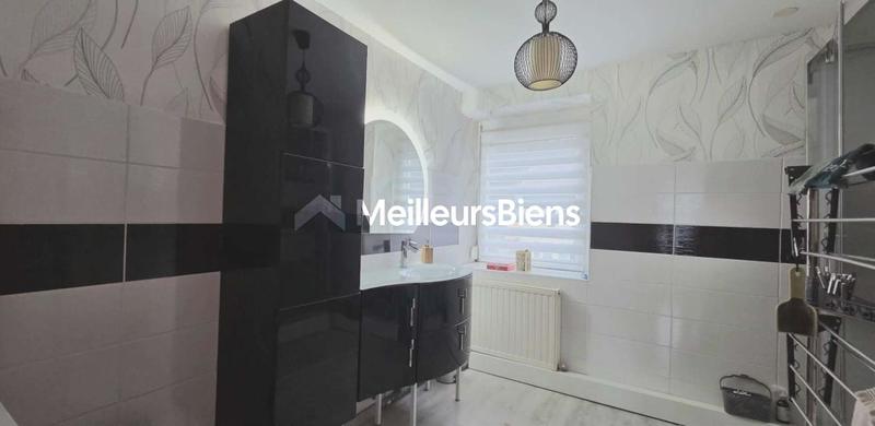 Propriété - 88 m² - 4 pièces