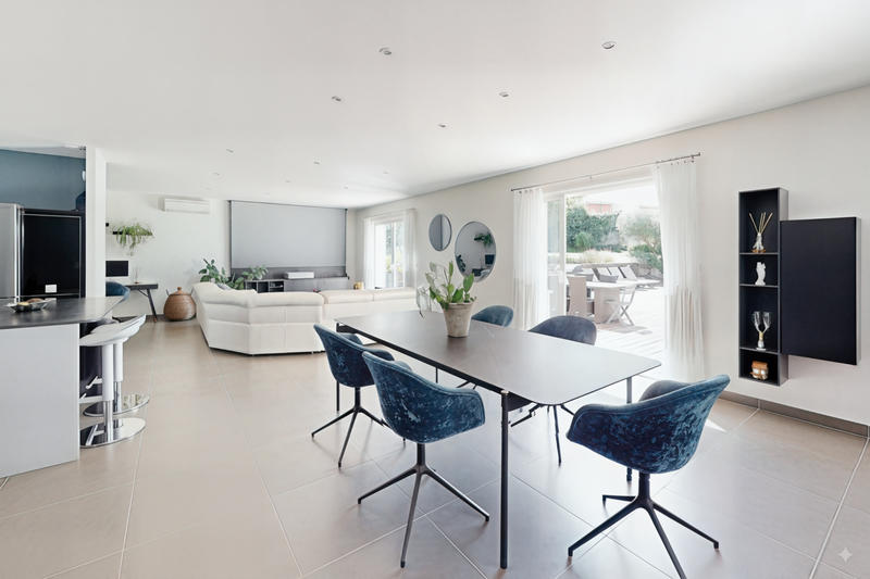 Maison - 210 m² - 5 pièces