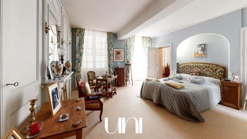 Maison - 208 m² - 8 pièces