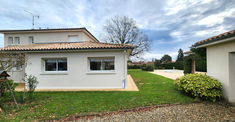 Villa - 220 m² - 8 pièces