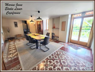 Maison - 230 m² - 7 pièces