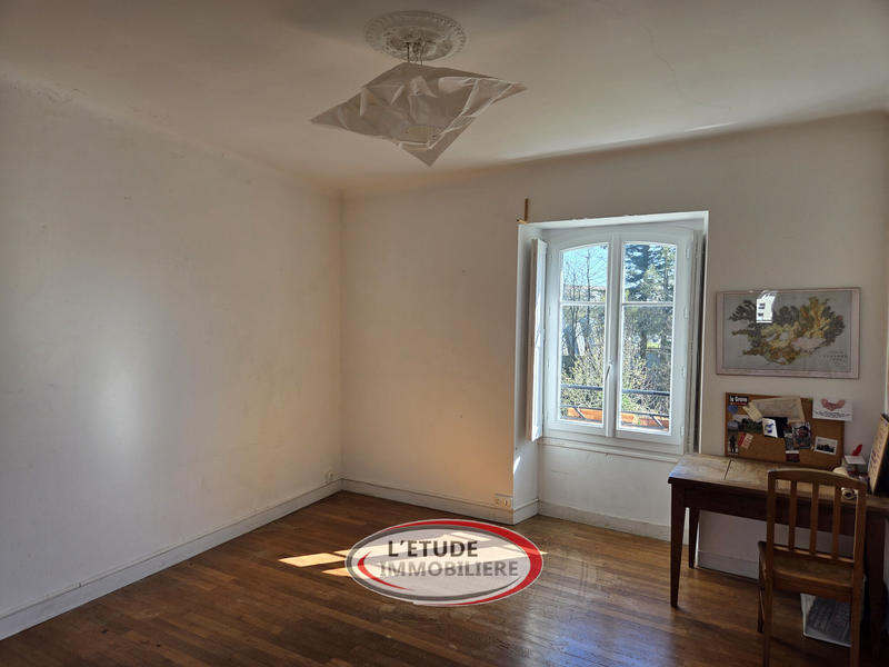 Appartement - 161 m² - 8 pièces