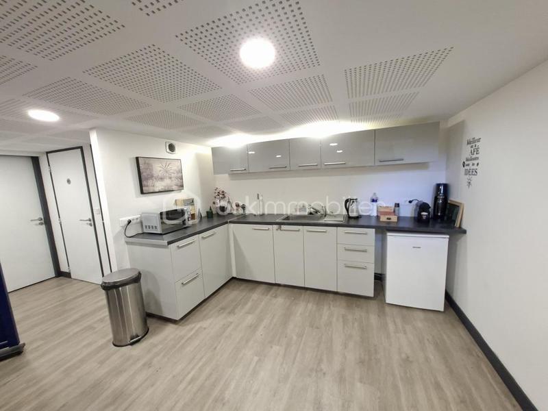 Local commercial - 78 m² - 8 pièces