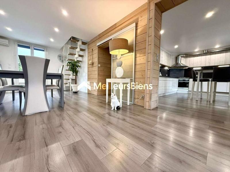 Villa - 200 m² - 7 pièces