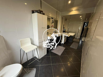 Maison - 297 m² - 9 pièces