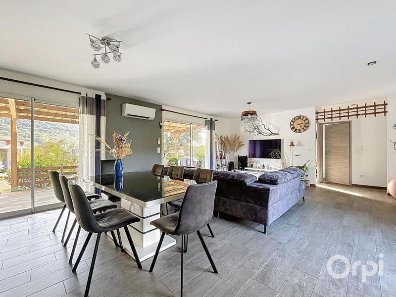 Villa - 102 m² - 4 pièces