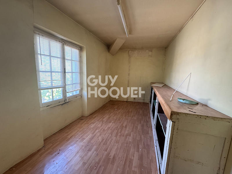 Maison - 250 m² - 7 pièces