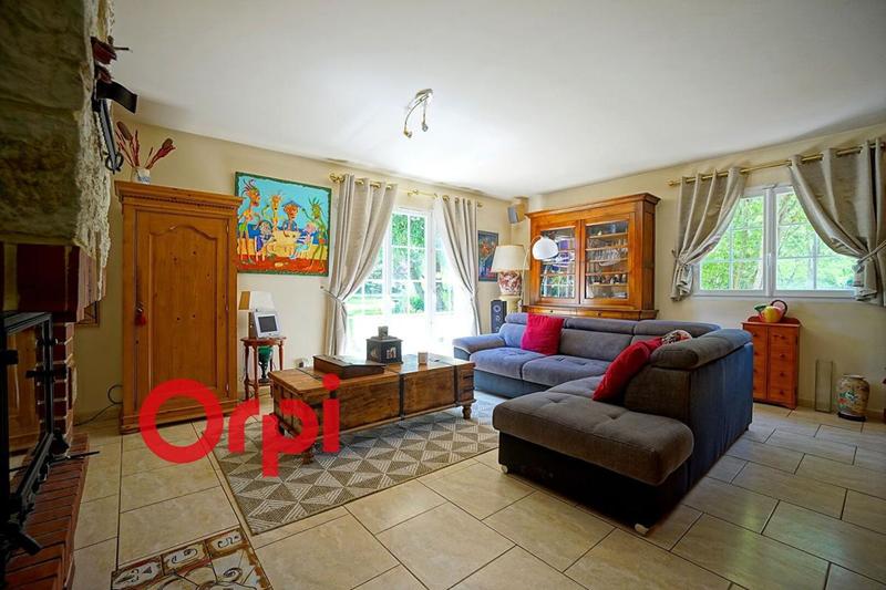 Maison - 220 m² - 9 pièces