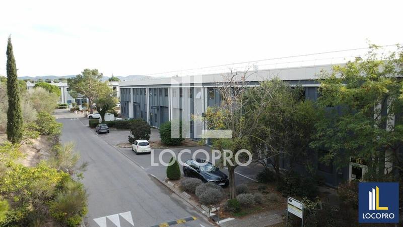 Local d'activité / Entrepôt - 195 m²