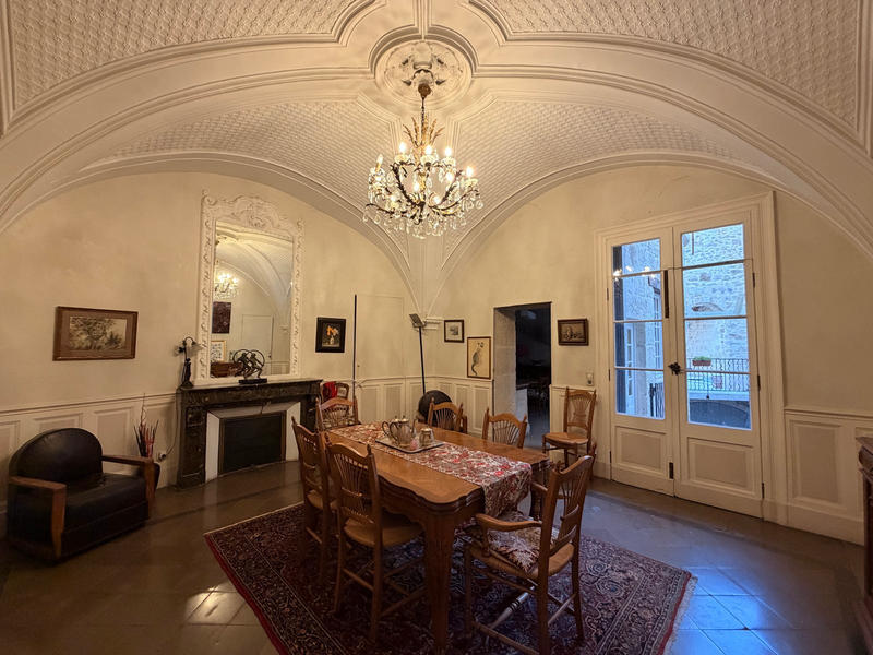 Maison - 437 m² - 14 pièces