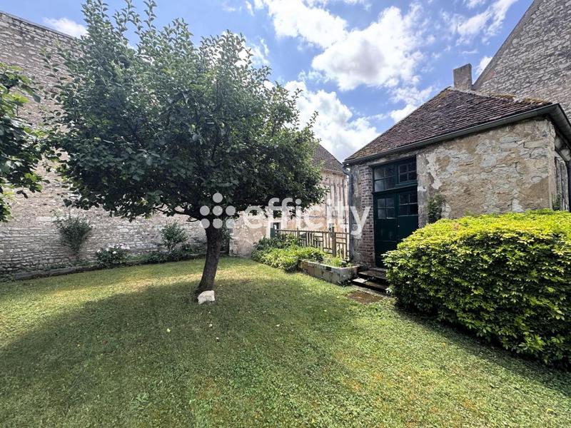 Maison - 250 m² - 11 pièces