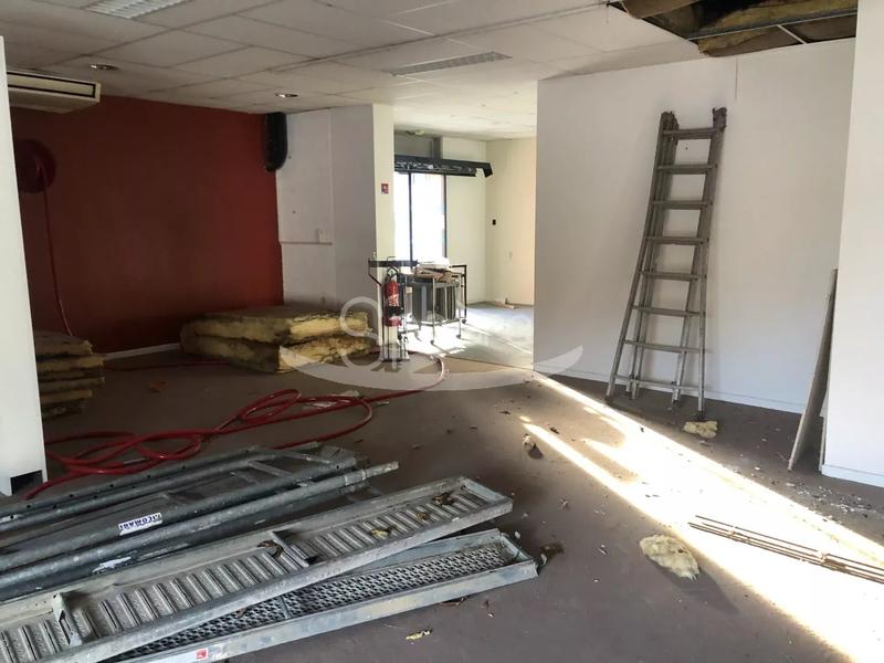 Local commercial - 350 m² - 1 pièce