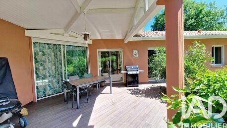 Maison - 211 m² - 6 pièces