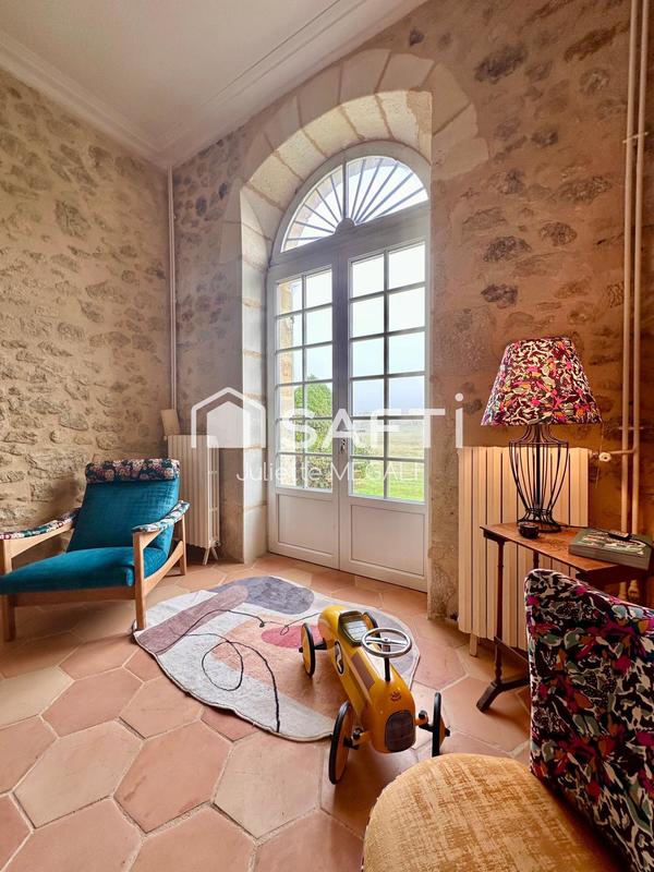 Maison - 379 m² - 10 pièces