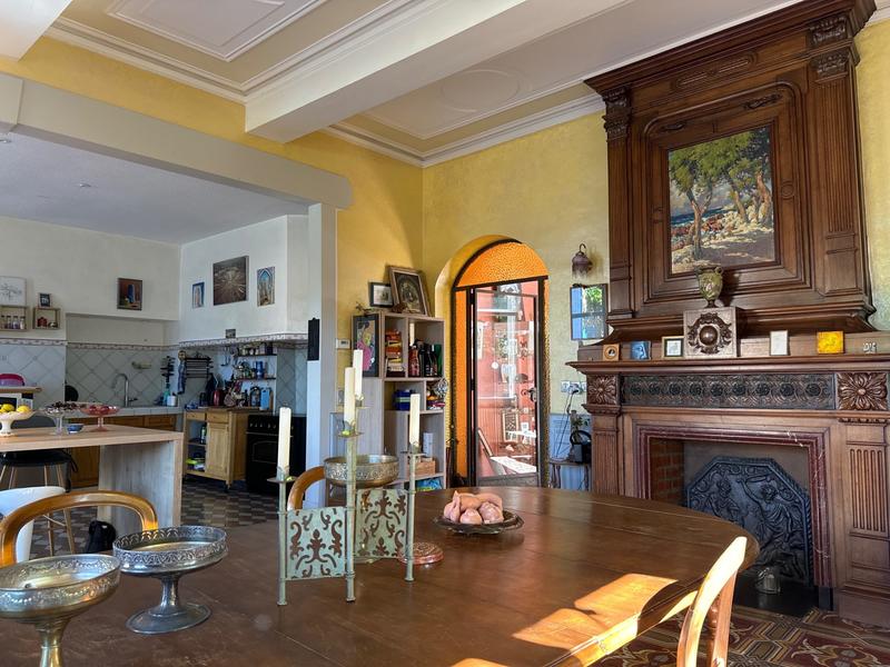 Maison - 380 m² - 11 pièces