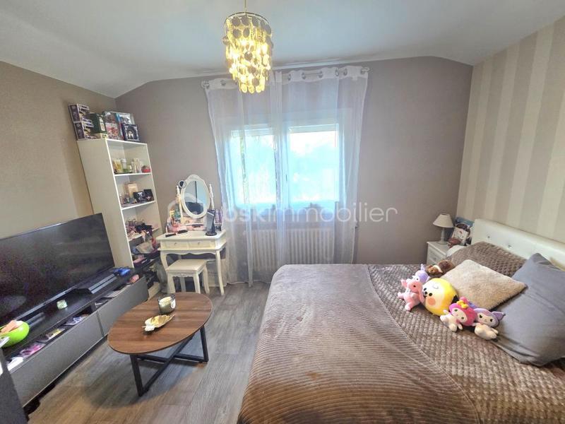 Maison traditionnelle - 210 m² - 6 pièces