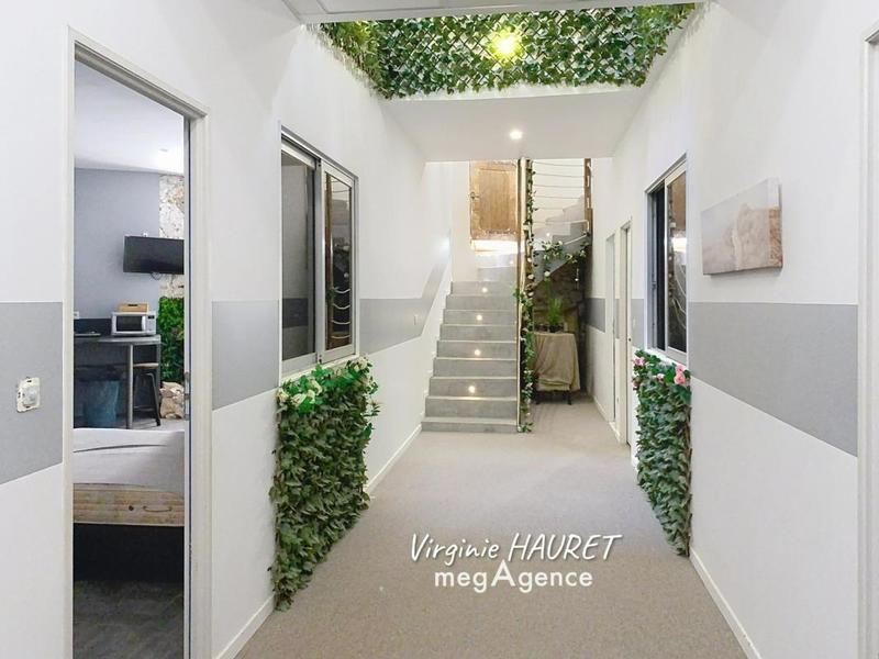 Maison en pierre - 343 m² - 9 pièces