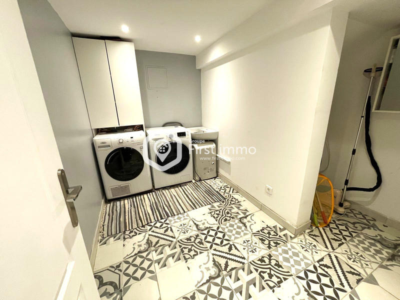 Maison - 230 m² - 7 pièces