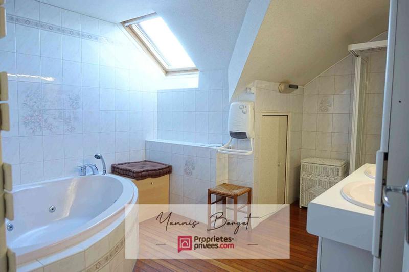 Maison - 190 m² - 7 pièces