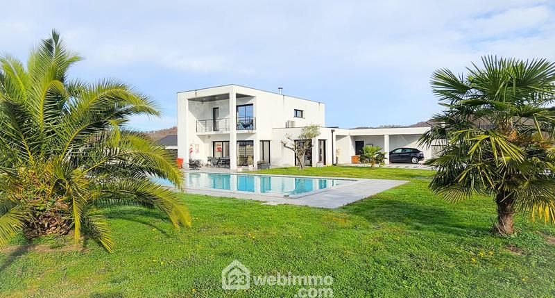 Villa - 165 m² - 8 pièces