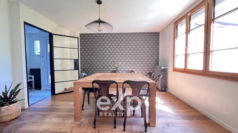 Maison - 208 m² - 7 pièces