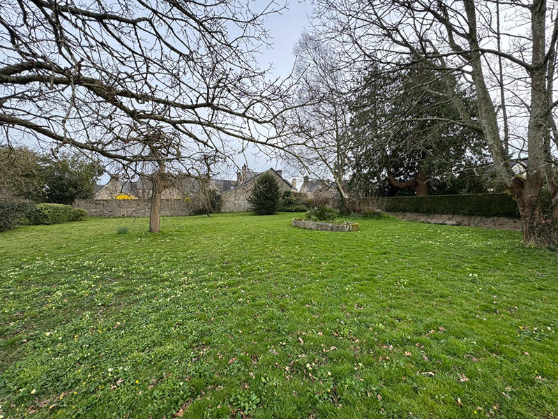 Maison - 220 m² - 10 pièces