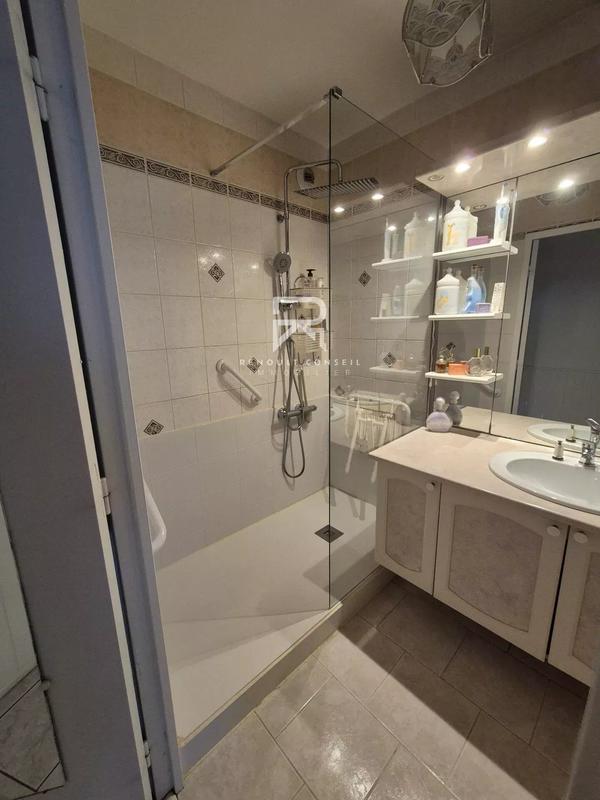 Appartement - 75 m² - 3 pièces