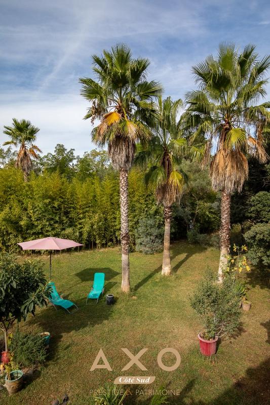 Propriété - 164 m² - 6 pièces