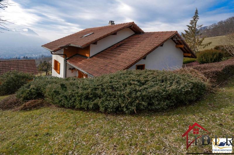 Maison traditionnelle - 168 m² - 5 pièces