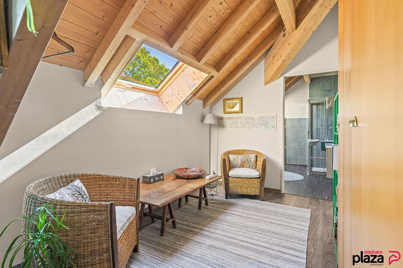 Maison - 350 m² - 8 pièces