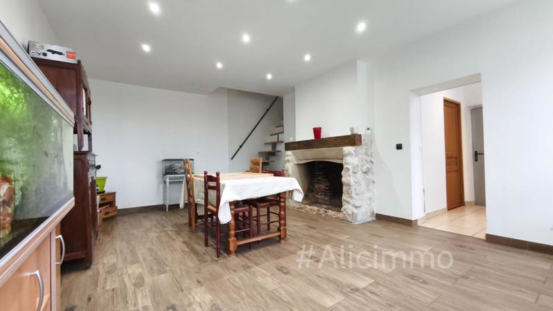 Maison - 195 m² - 7 pièces