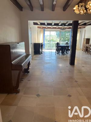 Maison - 270 m² - 10 pièces