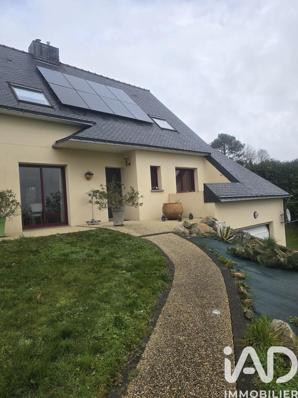 Maison - 137 m² - 8 pièces